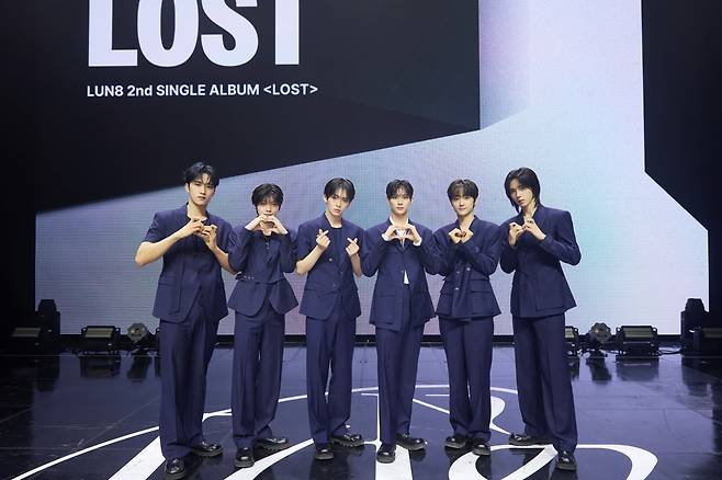 루네이트가 새 멤버 유우마 합류와 함께 두 번째 싱글 ‘LOST’로 7개월 만에 컴백했다. 사진제공 | 판타지오 엔터테인먼트