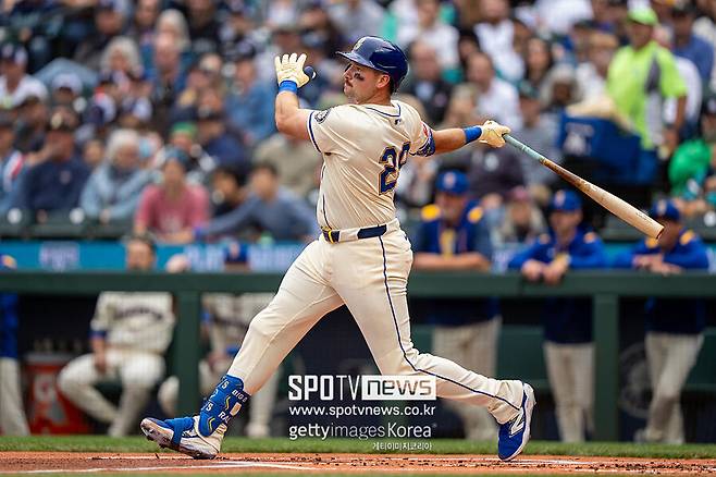 ▲ 캔자스시티와 경기에서 55호 홈런과 56호 홈런을 터뜨린 칼 롤리.