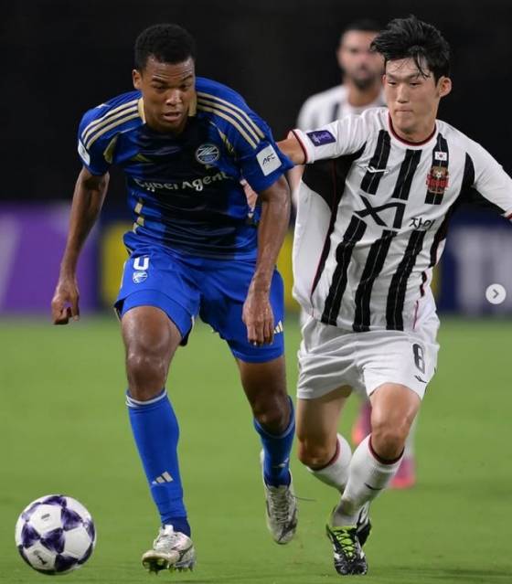 모치즈키 헨리(왼쪽)와 이승모. /사진=마치다 젤비아 공식 SNS 갈무리