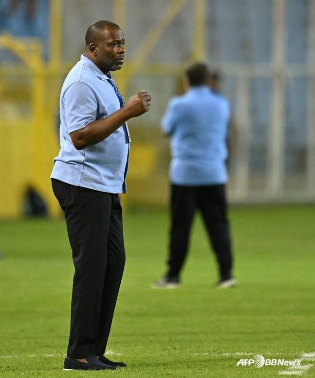 스탠리 멘조 수리남 대표팀 감독.  /AFPBBNews=뉴스1