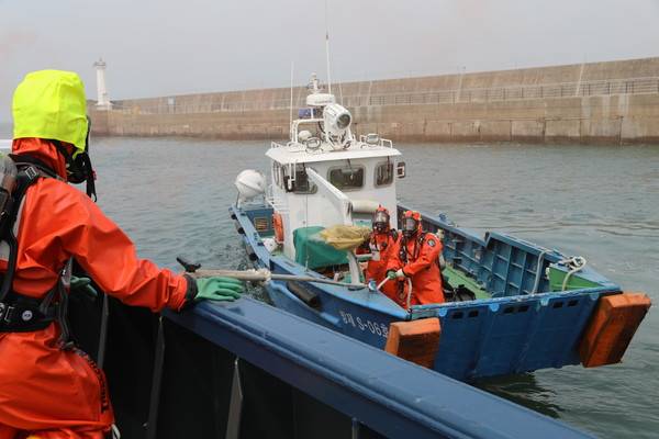 인천해양경찰서가 해상사고 대응 훈련을 하고 있다[경인방송 DB]