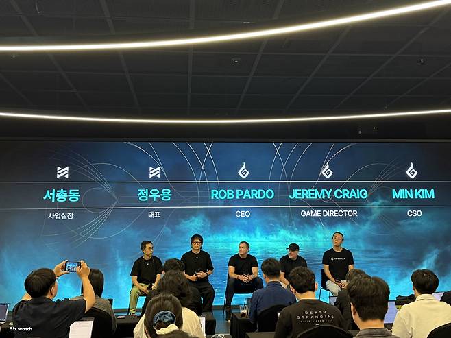 지난 15일 서울 동대문에서 열린 알케론 시연 행사에 (맨 왼쪽부터) 서총동 드림에이지 사업실장, 정우용 드림에이지 대표, 롭 팔도 본파이어 스튜디오 CEO, 제레미 크레이그 본파이어 스튜디오 게임 디렉터, 민 킴 본파이어 스튜디오 CSO가 참석해 취재진들의 질문에 답하고 있다./사진=왕보경 기자