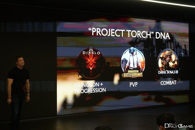 '알케론'은 다양한 장르의 대표작이 가진 특징에서 벗어나 독자적인 이용자 경험(UX)을 구현했다.