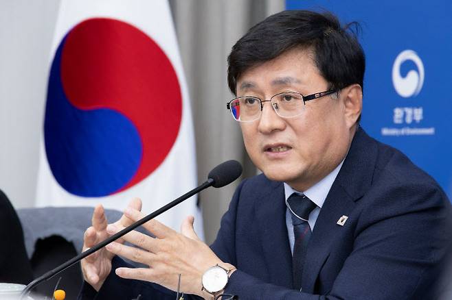 김성환 환경부 장관이 지난 9일 서울 서초구 한강홍수통제소에서 환경부 출입기자단과 간담회를 하고 있다. (사진=환경부)