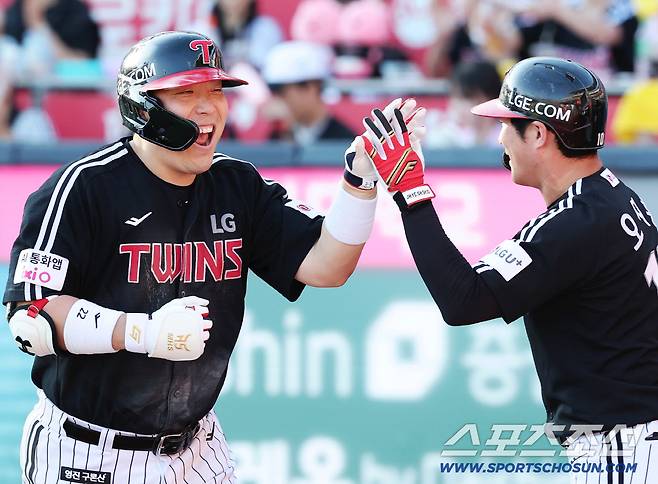 18일 수원 케이티위즈파크에서 열린 KT와 LG의 더블헤더 1차전 경기. 7회 투런홈런을 날린 LG 김현수. 수원=송정헌 기자songs@sportschosun.com/2025.09.18/