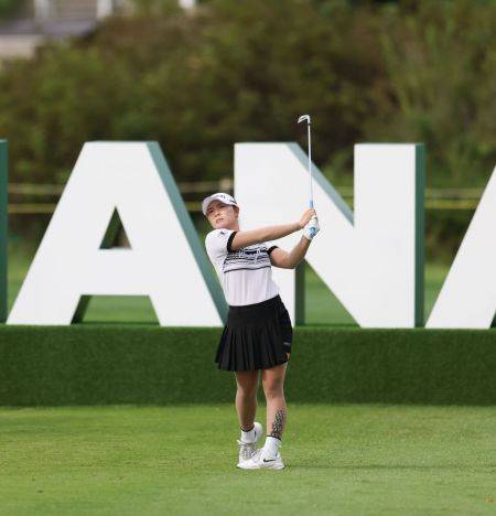 이다연이 하나금융그룹 챔피언십 1라운드 1번 홀에서 티샷을 하고 있다. KLPGA 제공