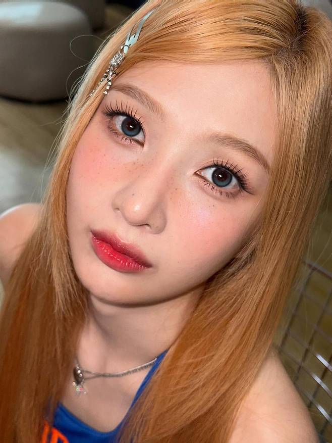 레드벨벳 조이 주근깨 메이크업(출처 : 인스타그램 @ _imyour_joy)