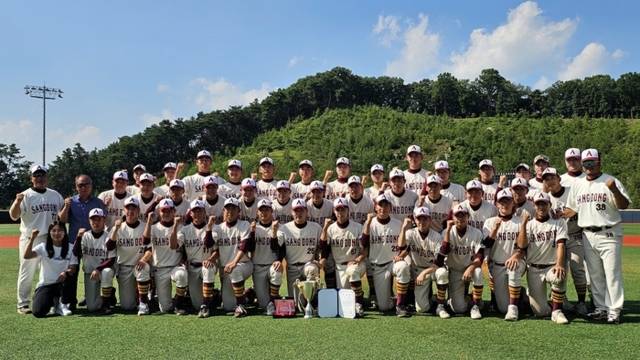 ▲ 상동고 야구부 선수단. 상동고 야구부 제공