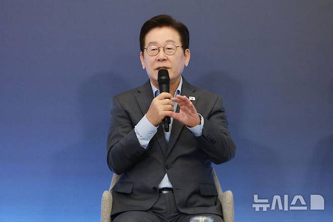 [성남=뉴시스] 고범준 기자 = 이재명 대통령이 지난 17일 경기도 성남시 스타트업 스퀘어에서 열린 청년 스타트업 상상콘서트에서 발언하고 있다. 2025.09.17. bjko@newsis.com