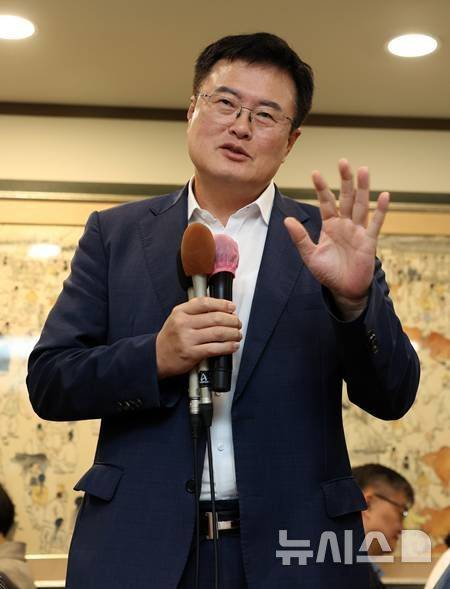 [서울=뉴시스]체육 기자간담회에 나선 김대현 문체부 제2차관. (사진=문체부 제공)