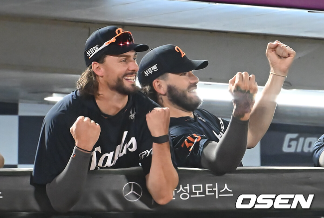 [OSEN=부산, 이석우 기자] 한화 이글스 와이스, 폰세 014 2025.09.10 / foto0307@osen.co.kr