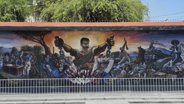 ▲ 사파타 생애를 그린 엄청난 길이의 벽화 ⓒ손호철