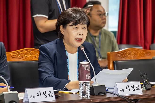 서영교 더불어민주당 의원이 9월1일 경기도 의왕시 서울구치소에서 열린 현장검증에서 의사진행발언을 하고 있다. ⓒ연합뉴스