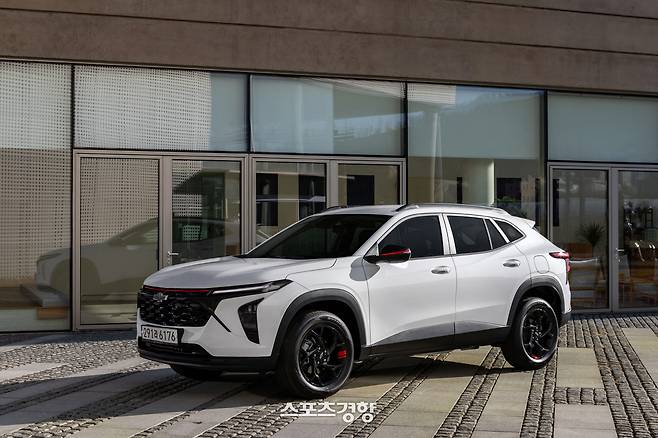 트랙스 크로스오버. 도심 주행시 스타일리시한 주행감을 느낄 수 있다.