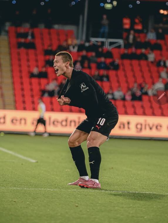 ▲ 무려 493일이다.&nbsp;무릎 부상과 수술 후 합병증으로 ‘축구 인생 최대 시련’을 겪었던 국가대표 스트라이커 조규성이 1년 4개월 만에 득점포를 가동하고 재기 신호탄을 쐈다. ⓒ 미트윌란 SNS