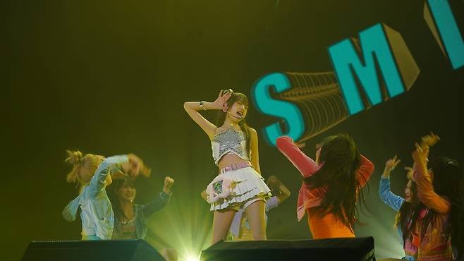 최예나, 日 팬심 사로잡은 단독쇼..하츠네 미쿠와 협업 신곡 깜짝 공개