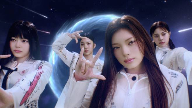 '전원 일본인' 코스모시, 신곡 'HIGH=LOVE' MV 티저 공개