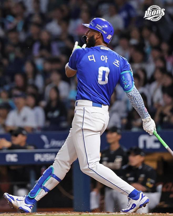 시즌 48호 홈런 때리고 타구 바라보는 디아즈 [삼성 라이온즈 제공. 재판매 및 DB 금지]