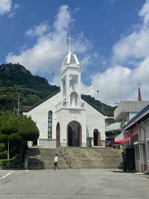 김성규, 김우진, 김방한 3대의 거처였던 성취원 자리에 들어선 북교동성당
