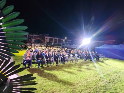 상남면주민자치회(회장:이강희) 주최 ‘상남면 가을밤의 음악회’가 지난 18일 상남초에서 지역주민과 군 장병 가족 등 500여명이 참석한 가운데 열렸다.