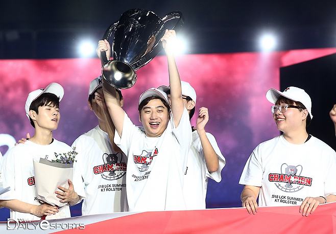 2018년 LCK서 우승을 차지했던 kt '스코어' 고동빈 감독