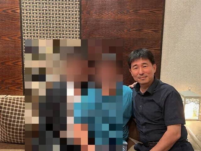 더불어민주당은 19일 윤석열 전 대통령의 내란 우두머리 혐의 재판을 담당하는 지귀연 서울중앙지법 부장판사의 룸살롱 접대 의혹과 관련한 사진을 공개했다. /더불어민주당