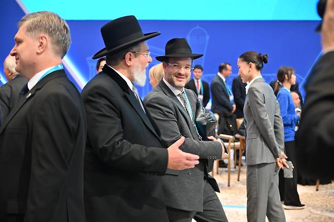 17일 카자흐스탄 아스타나에서 개막한 세계전통종교지도자회의 참석자들./카자흐스탄 상원