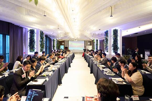 BNI 멤버들이 지난 10일 아바니 센트럴 부산호텔에서 조찬 모임을 진행하고 있다. [사진=BNI]