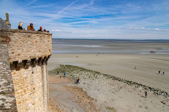 섬 동쪽 탑에서 바라본 갯벌과 노르망디 평원.
