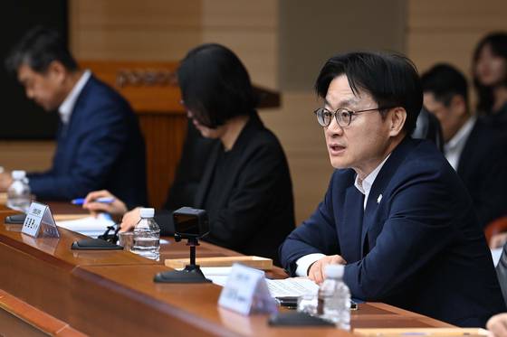 19일 경북 포항 포스코에서 진행된 철강업계 간담회에 참석한 김정관 산업통상자원부 장관. 산업통상자원부