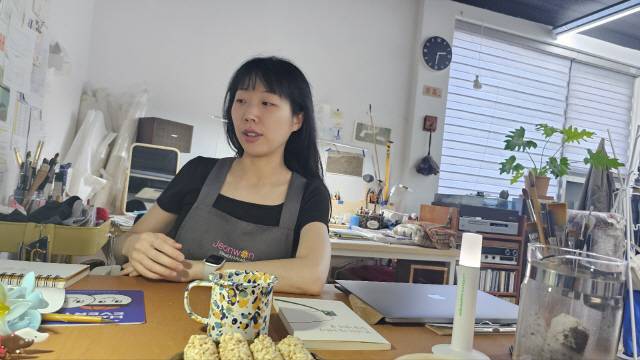 ▲ 작업실에서 만난 한선주 작가