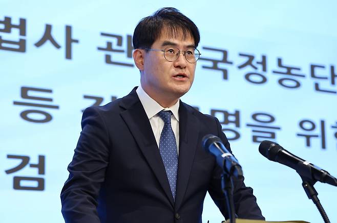 윤석열 전 대통령 부인 김건희 여사와 관련한 각종 의혹 사건을 수사하는 민중기 특별검사팀 김형근 특검보가 지난 5일 오후 서울 종로구 KT광화문빌딩에 마련된 특검 사무실에서 정례 브리핑을 하고 있다. 사진=뉴스1