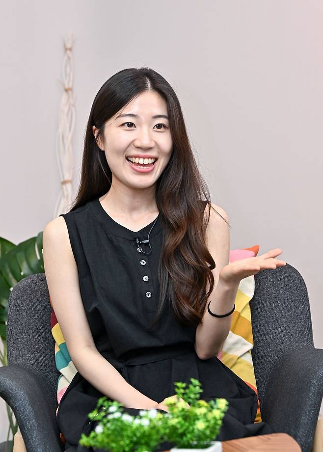 최진석 경남 참사랑연합의원장의 딸 최보인씨가 최근 서울 여의도 국민일보 스튜디오에서 인터뷰하며 미소짓고 있다. 장진현 포토그래퍼