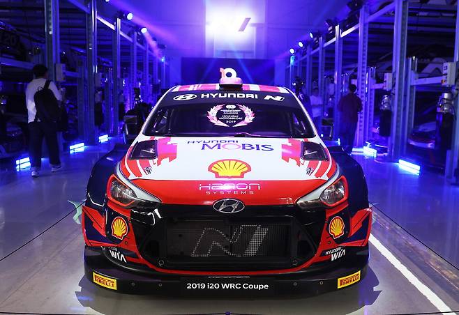 N시리즈 10년 현대자동차가 18일과 19일 경기도 의왕시 'N 아카이브'에서 고성능 브랜드 'N'출범 10주년 기념식을 열었다. 사진은 N 아카이브에 전시된 차량.  현대자동차