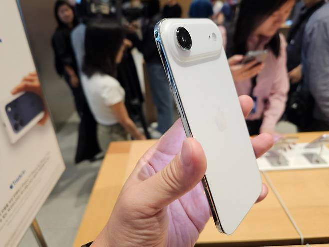 아이폰 에어. /사진=김승한 기자