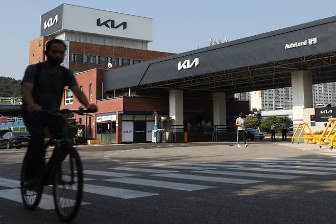 파업 돌입 여부를 묻는 기아 노조의 찬반투표가 과반 이상의 찬성률로 가결됐다. 사진은 기아 오토랜드 광명. /사진=뉴스1