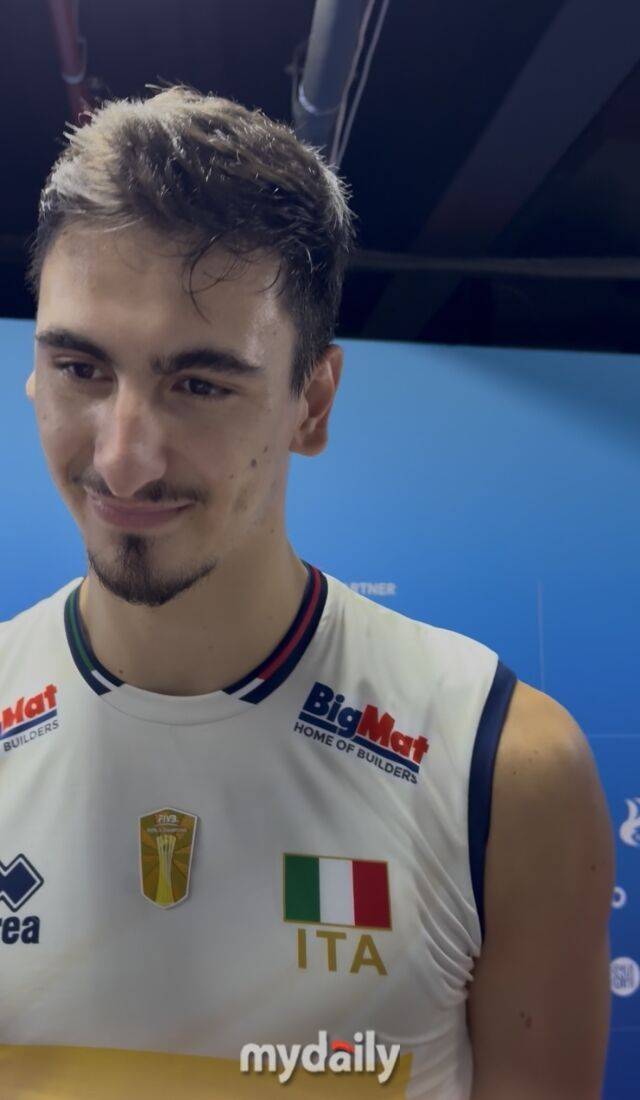 인터뷰 중인 미켈레토./케손 시티=김희수 기자