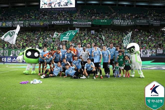 [서울=뉴시스] 프로축구 K리그1 전북 현대. (사진=한국프로축구연맹 제공) *재판매 및 DB 금지