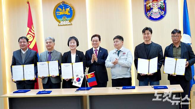 거창승강기밸리기업협의회와 몽골 기업 간 스마트 승강기 수출입 협약. 최호영 기자