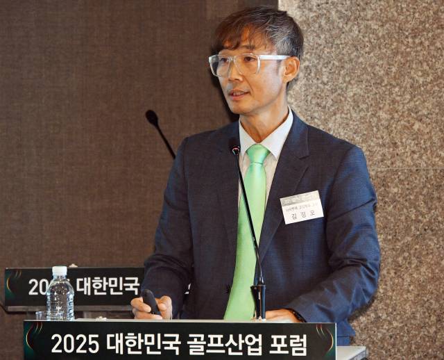 강연을 하고 있는 김정모 나사렛대 교수. 오승현 기자