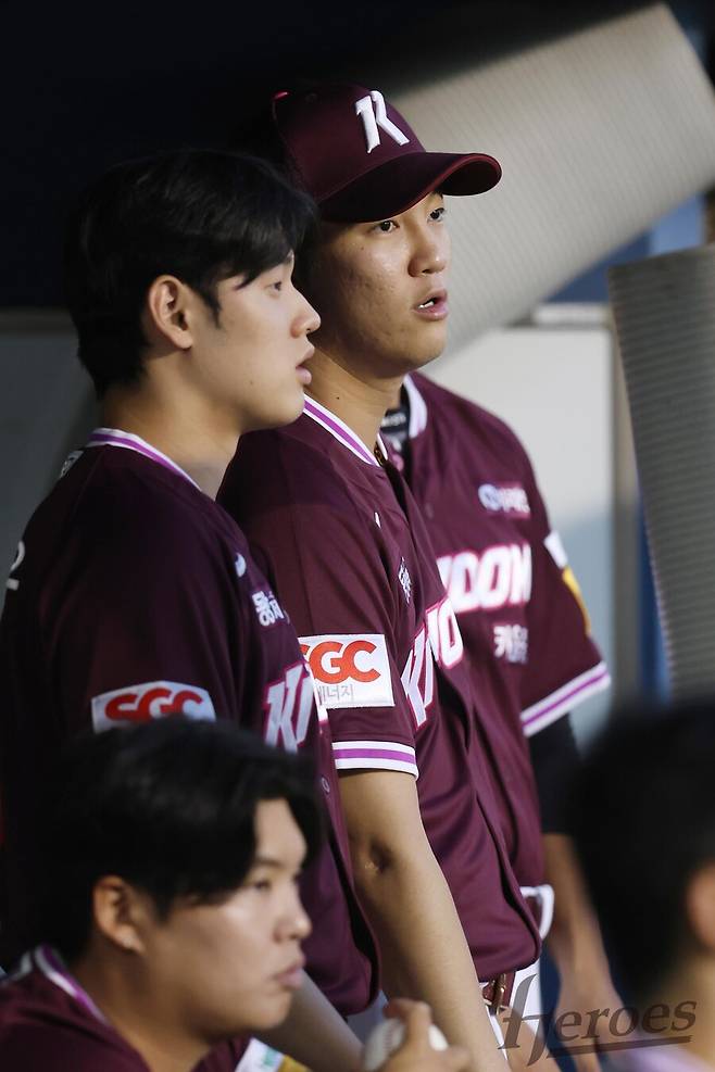 ▲ 왼쪽부터 신인 정현우, 안우진 ⓒ키움 히어로즈