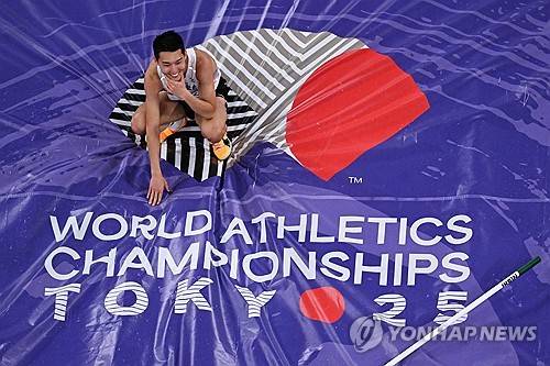일본 언론이 2025 도쿄 세계육상선수권 남자 높이뛰기 은메달을 따낸 한국의 우상혁을 주목했다. 사진 연합뉴스