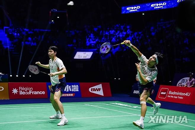 오른쪽부터 서승재·김원호 [신화통신=연합뉴스]