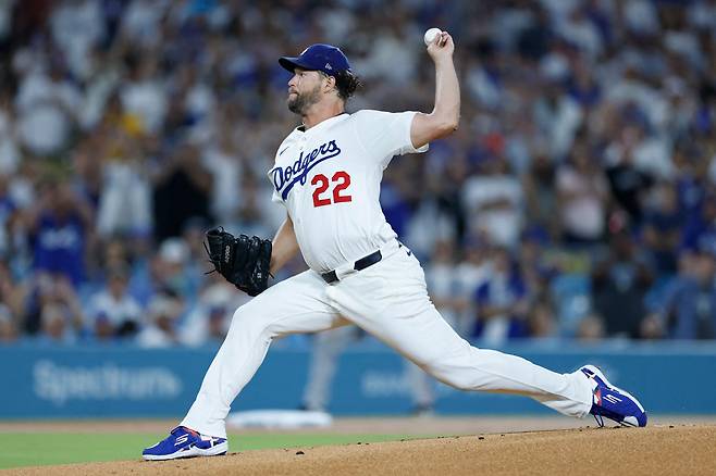 커쇼가 1회초 피칭을 하고 있다. AFP연합뉴스