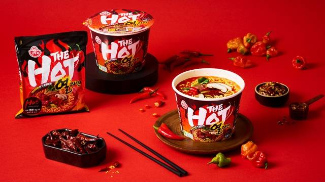오뚜기가 새로 출시한 '더핫 열라면'이 출시 3주만에 누적 판매량 200만개를 돌파했다. /오뚜기