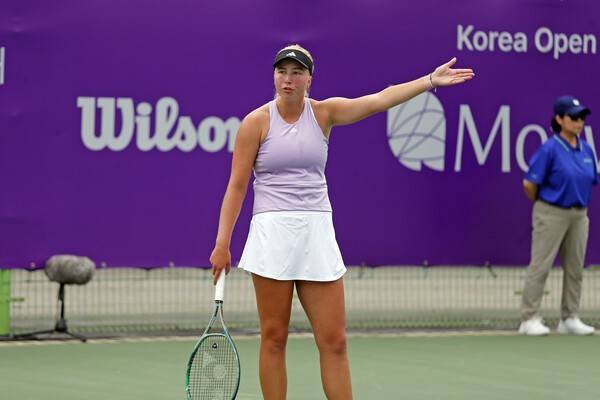 경기가 풀리지 않자 답답했던 타우손 / 코리아오픈