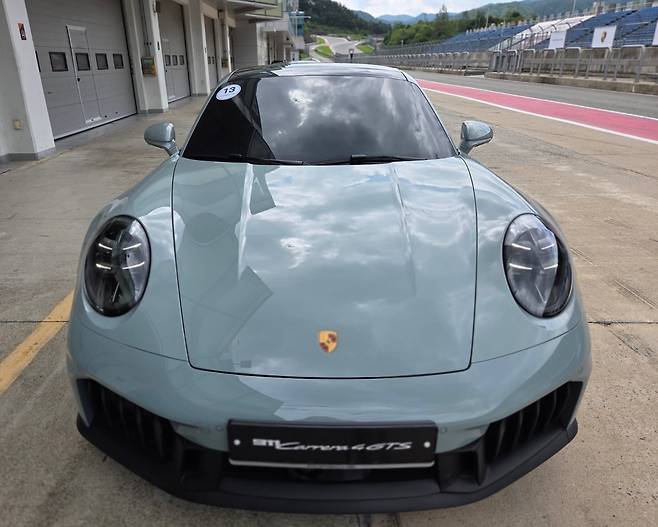 포르셰 신형 911 카레라 4 GTS. /권유정 기자