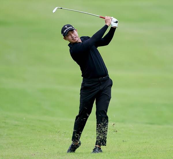 2025년 한국프로골프(KPGA) 투어 골프존 오픈에 출전한 박은신 프로가 2라운드에서 경기하는 모습이다. 사진제공=KPGA (사진을 무단으로 사용하지 마십시오.)