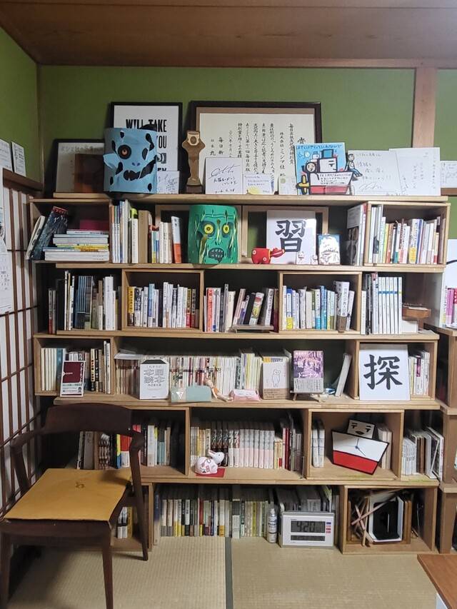 교토의 미시마사 사무실. 다다미가 깔린 작은 가정집처럼 보이는 이 공간에서 우치다 다쓰루, 마스다 미리, 고레에다 히로카즈의 책이 탄생했다.