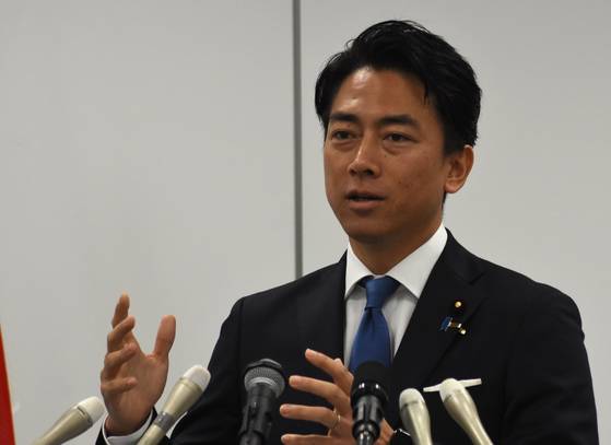 고이즈미 신지로 농림수산상이 20일 일본 도쿄에서 자민당 총재선거 출하회견을 하고 있다. 오누키 도모코 특파원